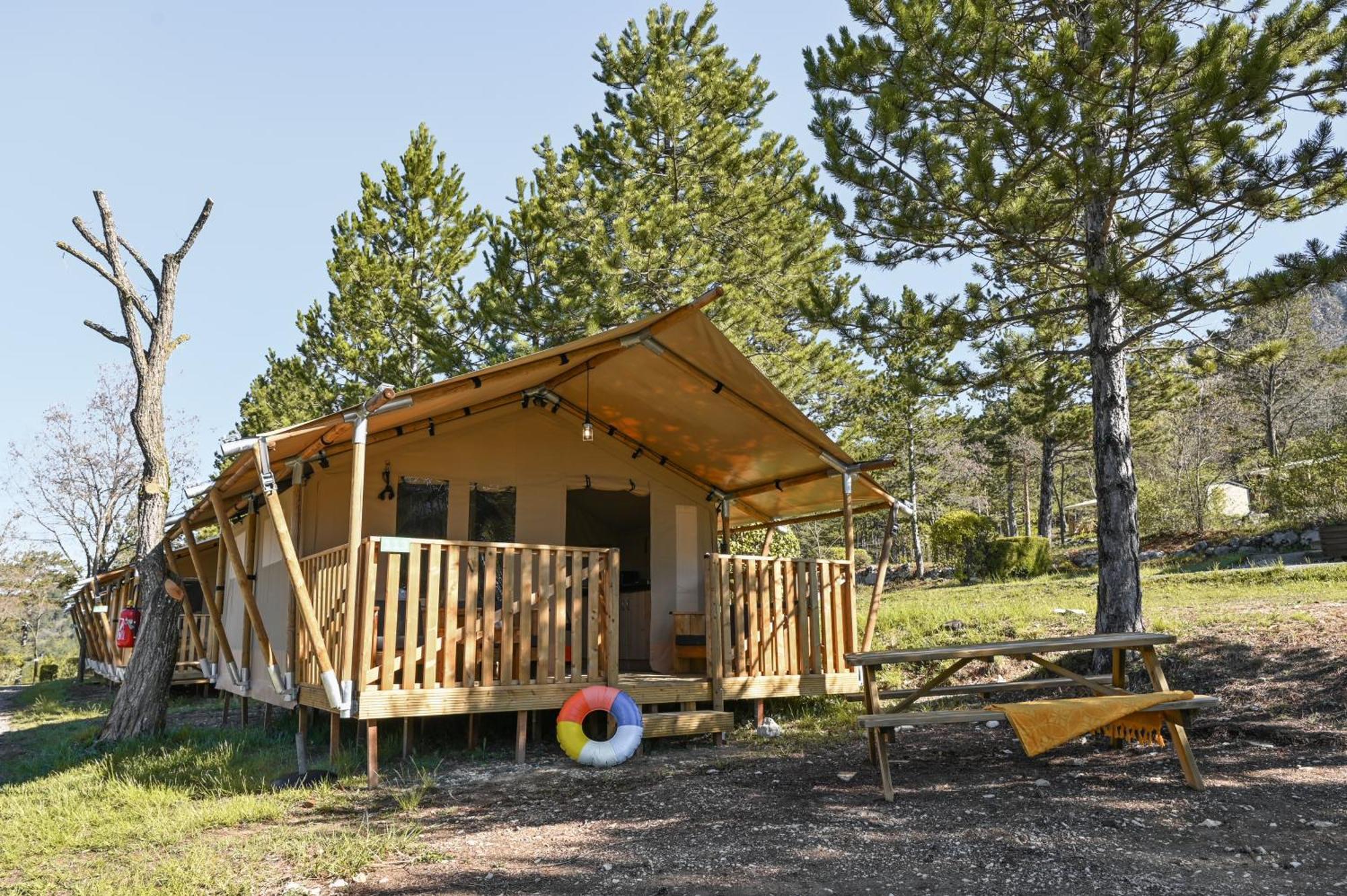Camping Rcn Les Collines De Кастеллан Номер фото